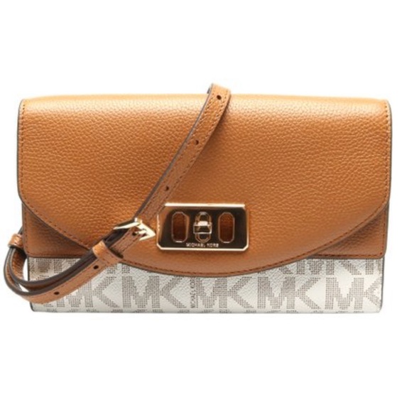 mk wallet clutch